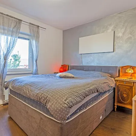 Awesome In With 3 Bedrooms, Wifi And Outdoor Swimming Pool Prázdninový dům