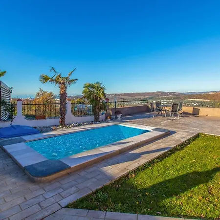 Awesome In With 3 Bedrooms, Wifi And Outdoor Swimming Pool * Pobegi